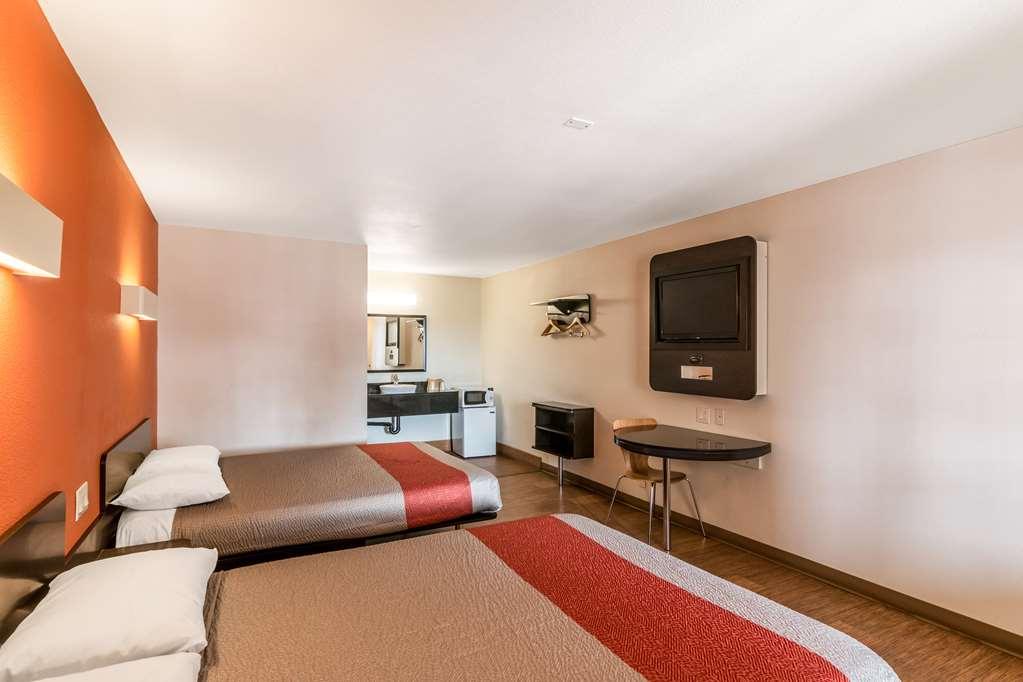 Motel 6 Bell Gardens Bilik gambar