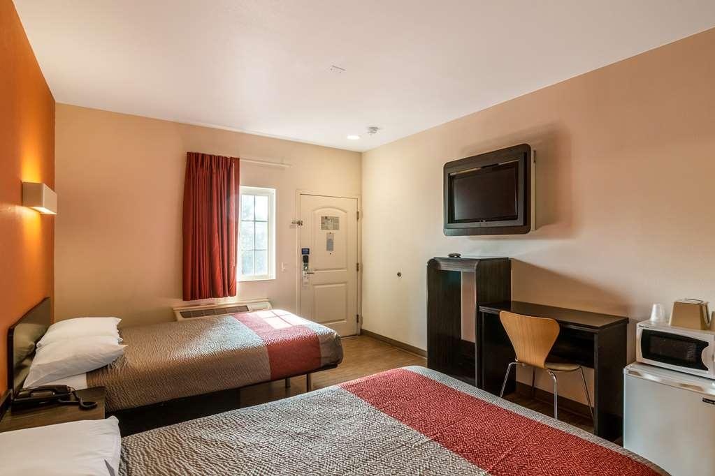 Motel 6 Bell Gardens Bilik gambar