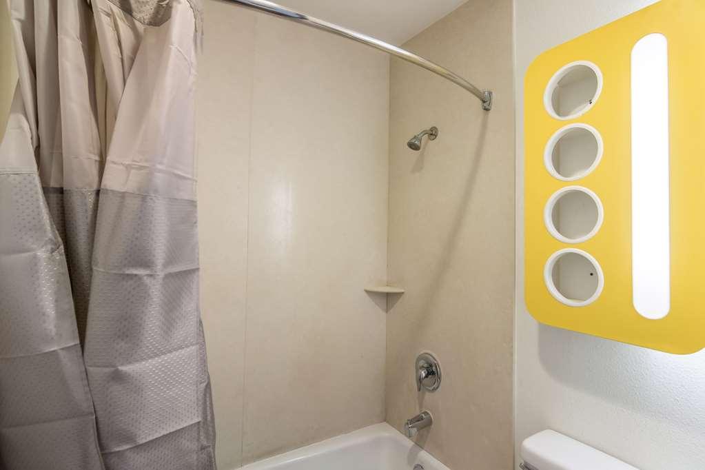 Motel 6 Bell Gardens Bilik gambar