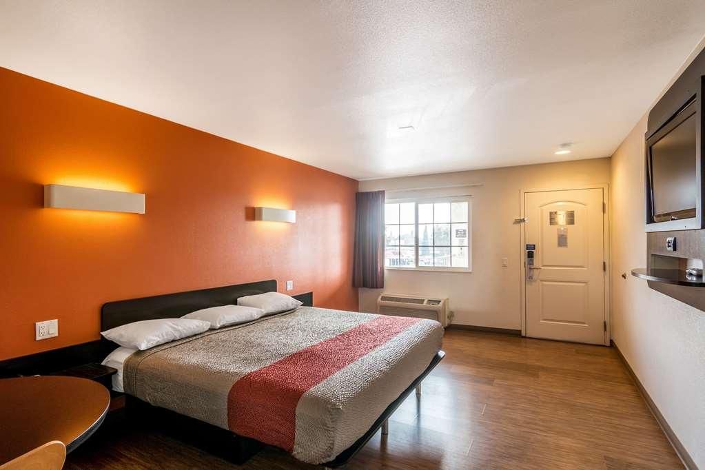 Motel 6 Bell Gardens Bilik gambar