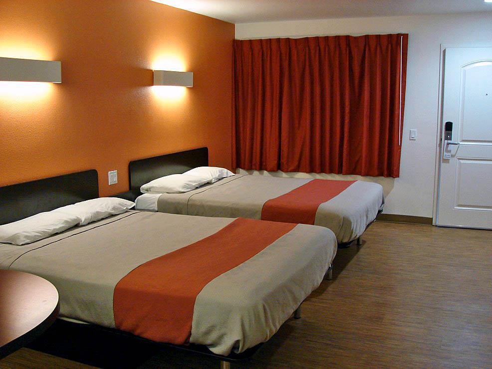 Motel 6 Bell Gardens Bilik gambar