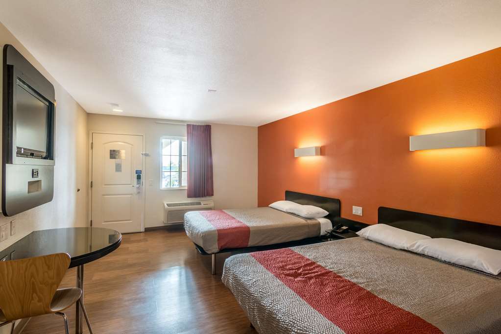 Motel 6 Bell Gardens Bilik gambar
