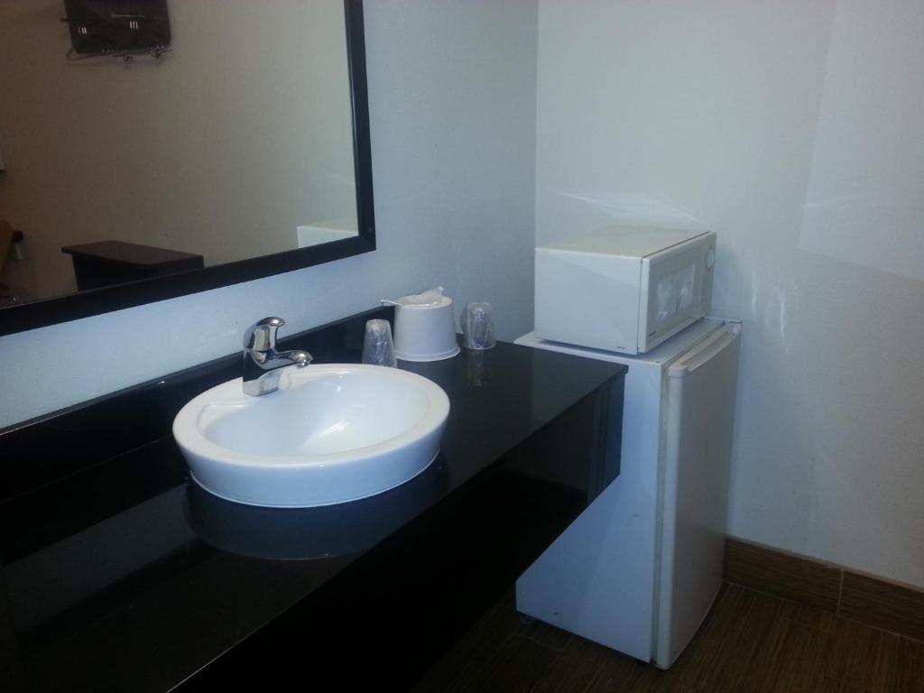 Motel 6 Bell Gardens Bilik gambar